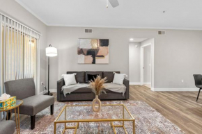 Cozy 2BR-WM Phx Open with Gym and Parking